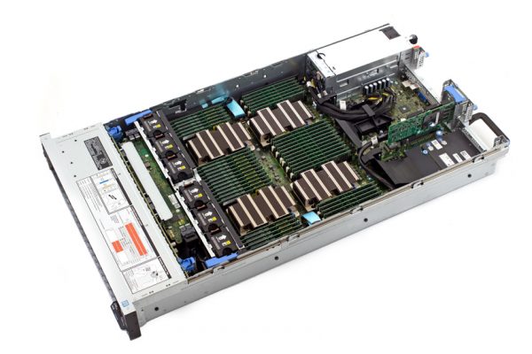 StorageReview DellEMC PowerEdge R840 Open 1 600x400 - Giới thiệu máy chủ Dell EMC PowerEdge R840