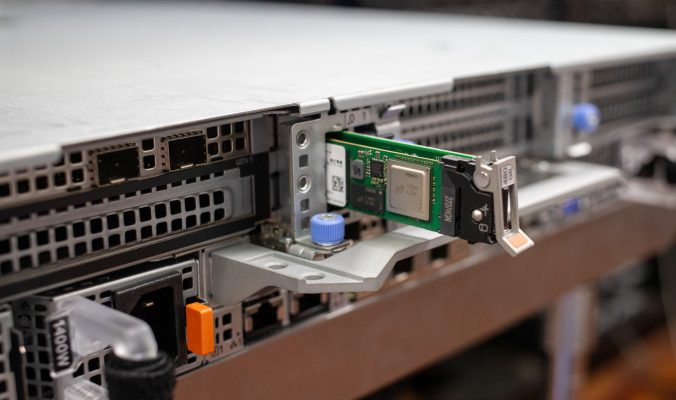 StorageReview Dell PowerEdge R7625 05 676x400 - Review Dell PowerEdge R7625 và kết quả benchmark